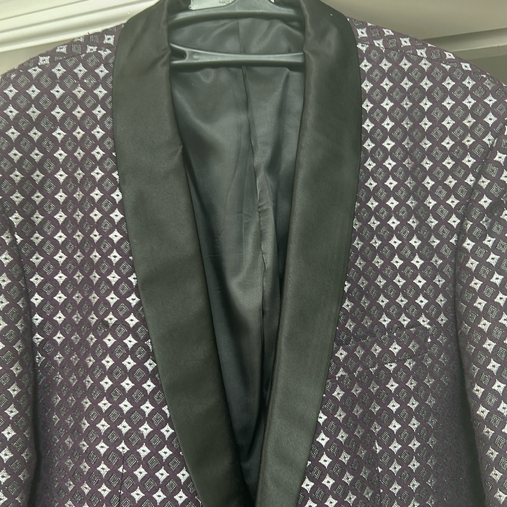 Tuxedo jacket. Size M. Purple and black jacquard with black shawl collar.  NWT
